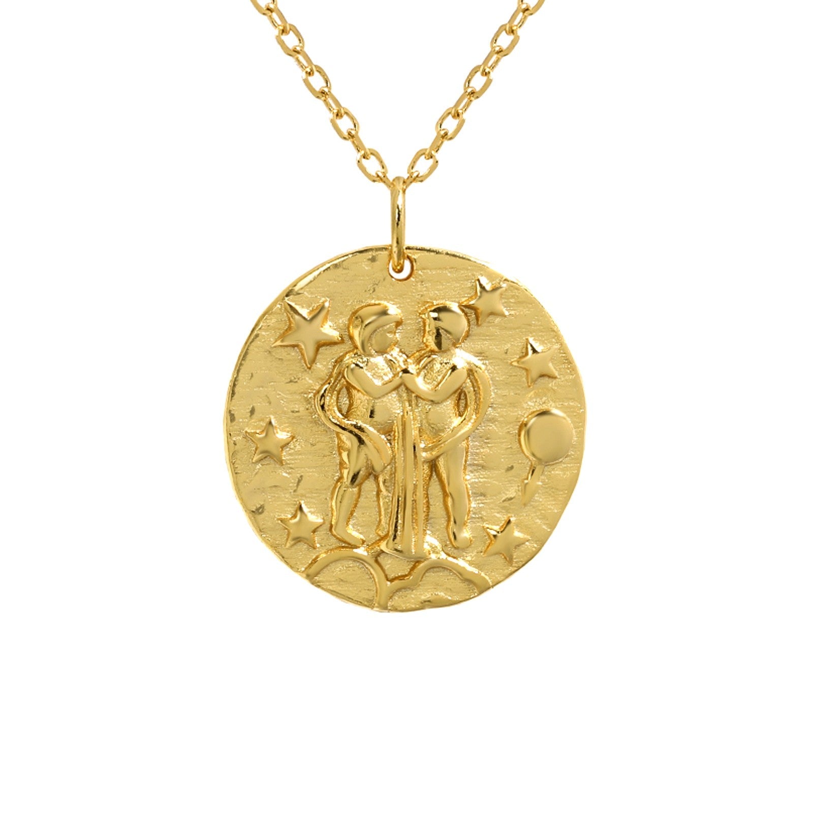 Collier pendentif Gémeaux en plaqué or 18 carats avec symbole zodiaque représentant deux personnages, sur fond étoilé. Idée cadeau femme.